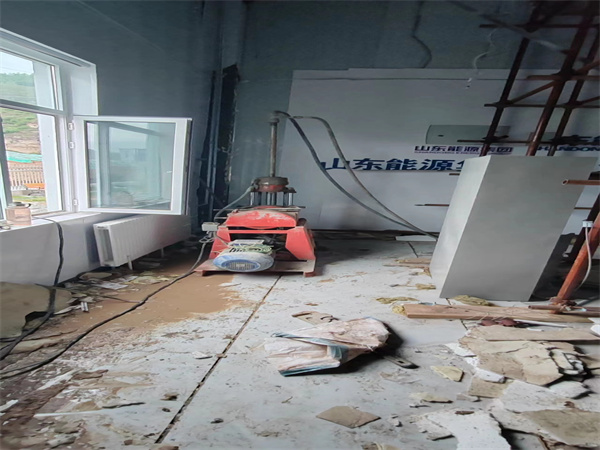 沿河地基基础下沉墙体裂缝加固注浆顶升施工